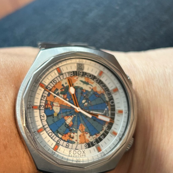 Edox Geoscope Worldtimer 42mm - Picture 3 of 8